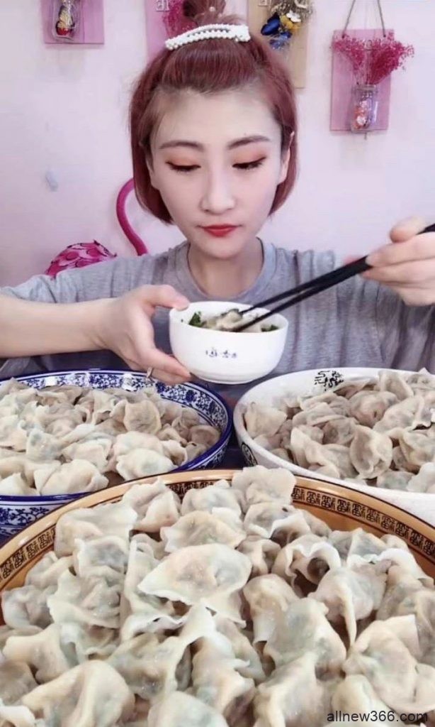 大胃王桐桐哭诉离婚，老公坐享600万？催吐暴食祸害的可是她的生命！