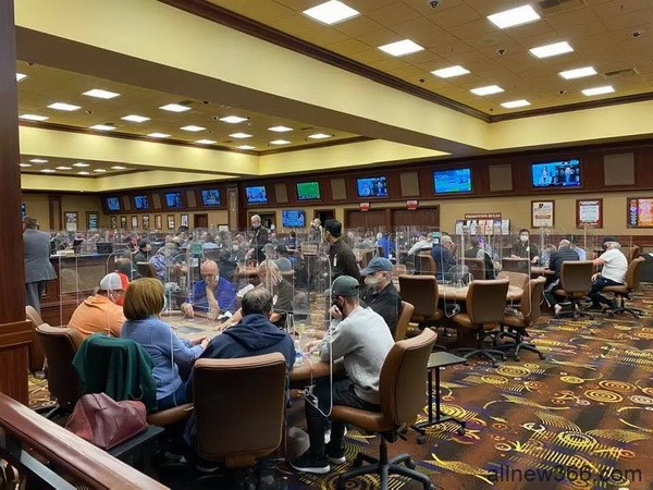 容量限制如何影响拉斯维加斯的现场扑克？