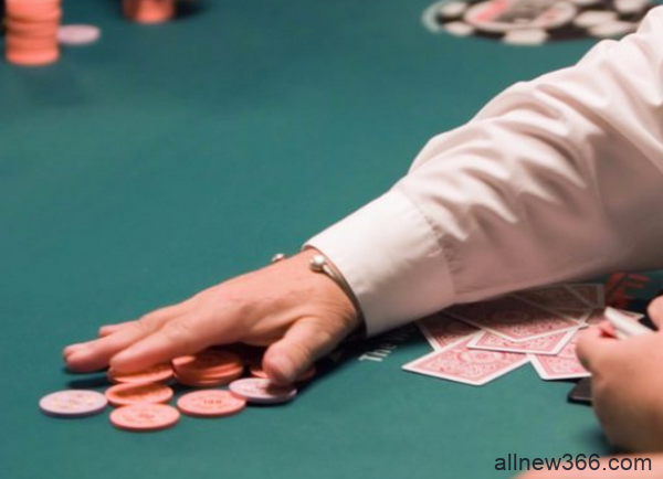 德州扑克牌手在现场慢玩的五个理由