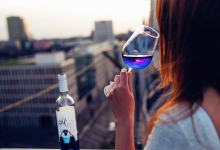 你從沒看過的藍色葡萄酒，彷彿讓你置身浪漫氣息之中！-蜗牛扑克官方-GG扑克