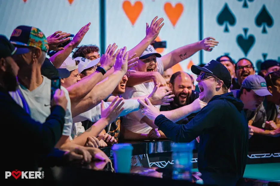 【EV扑克】22岁黑马手握1.94亿筹码断层领跑2026WSOP主赛决赛9人桌-蜗牛扑克官方-GG扑克